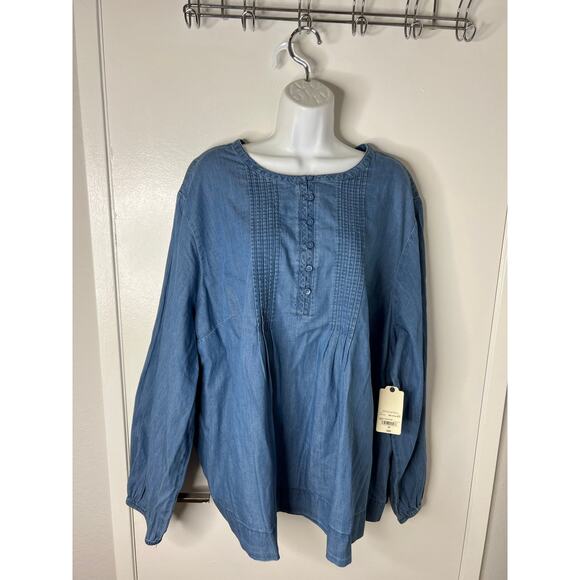 St. John's Bay Women's Medium Wash Denim Pintuck Blouse Blue NEW ~ Size 3X - Picture 1 of 6